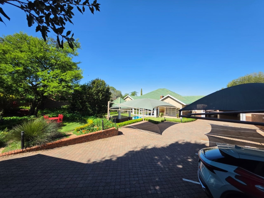 8 Bedroom Property for Sale in Riebeeckstad Free State